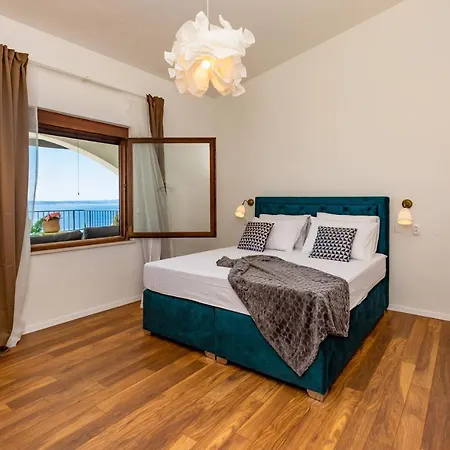 Adriatic Villa Jesenice (Split-Dalmatia)